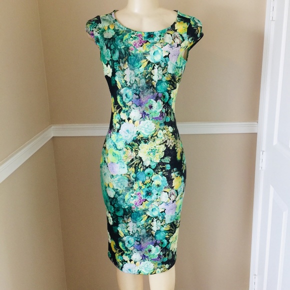  LIKE NEW Summer Flowers Scuba Dress  - Picture 1 of 4